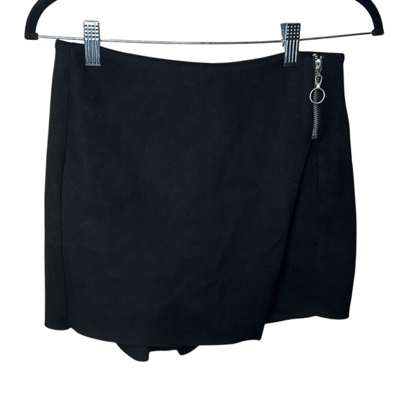 Zara basics Elegant Black Skort - Picture 1 of 7